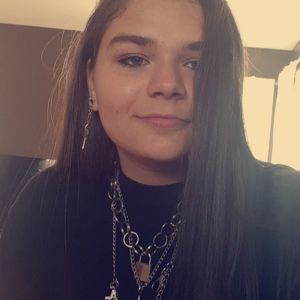 Meet your Posher, Marianne